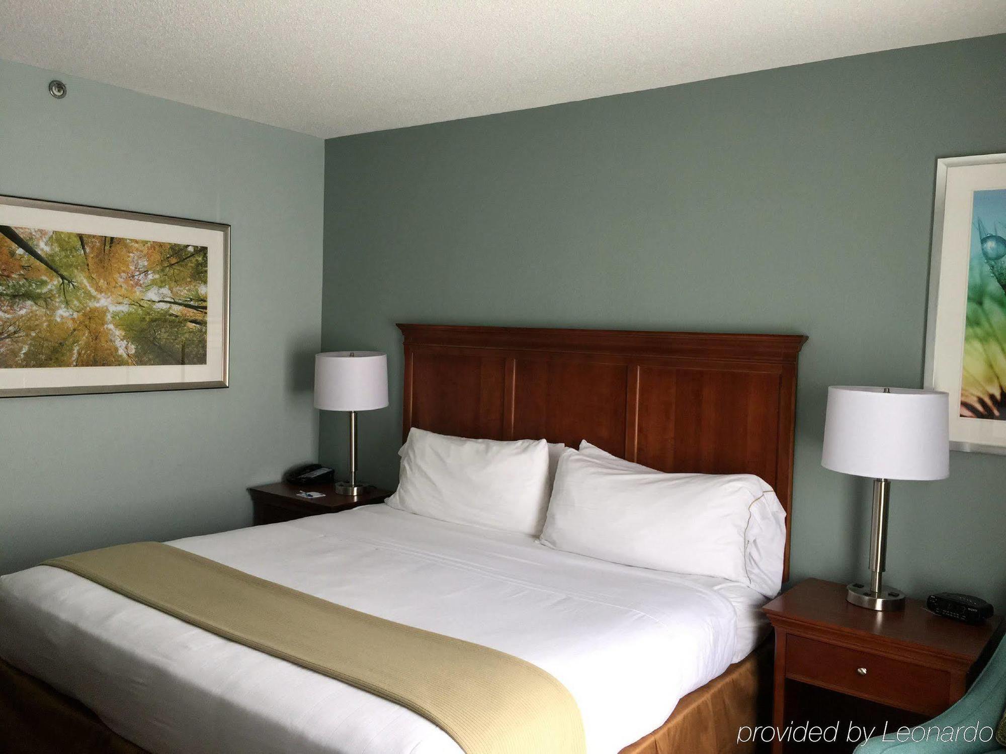Baymont Inn & Suites Браселтон Экстерьер фото