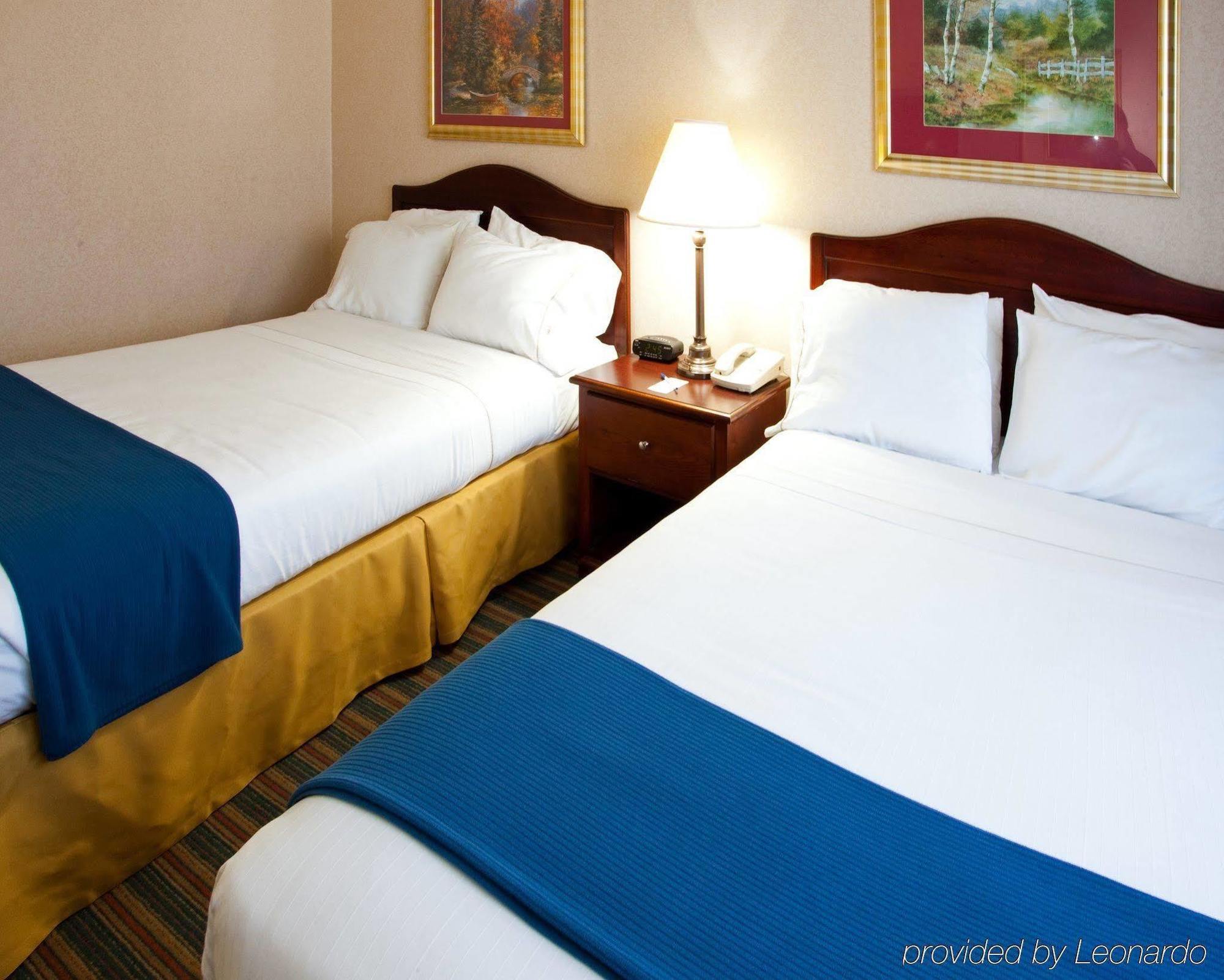 Baymont Inn & Suites Браселтон Номер фото